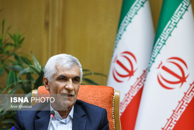 تقدیم حکم شهردار تهران به محمد علی افشانی توسط وزیر کشور