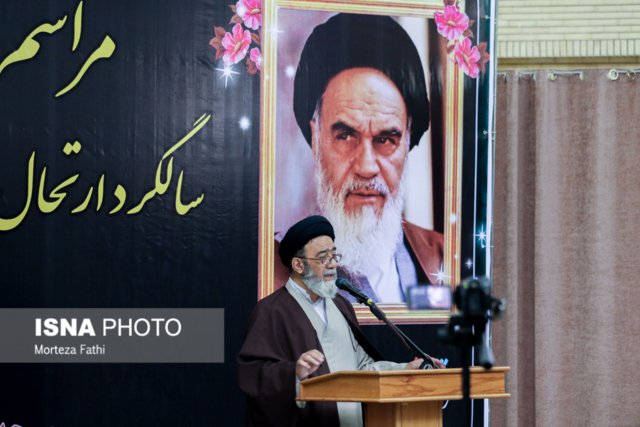 انقلاب اسلامی ایران به همان صلابت و روش امام(ره)، رهبری می‌شود