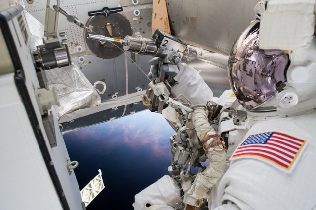 راهپیمایی فضانوردان ناسا برای نصب ۲ دوربین در ایستگاه فضایی بین‌المللی