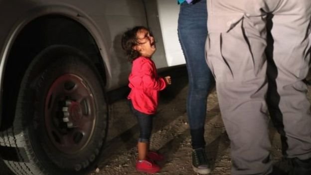 ترامپ دستور توقف جدایی والدین و فرزندان مهاجران غیرقانونی را صادر کرد image.png