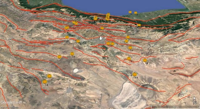 وقوع زلزله ۴ ریشتری در استان‌های فارس و اصفهان/ثبت زلزله بیش از ۳ در دو جزیره بوشهر و هرمزگان
