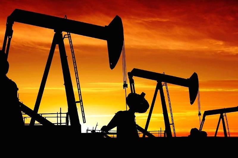 افزایش تولید آمریکا قیمت نفت را کاهش داد