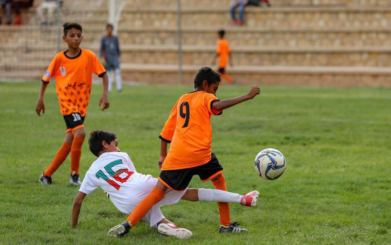 رقابت های فوتبال لیگ پرشین در شیراز‎