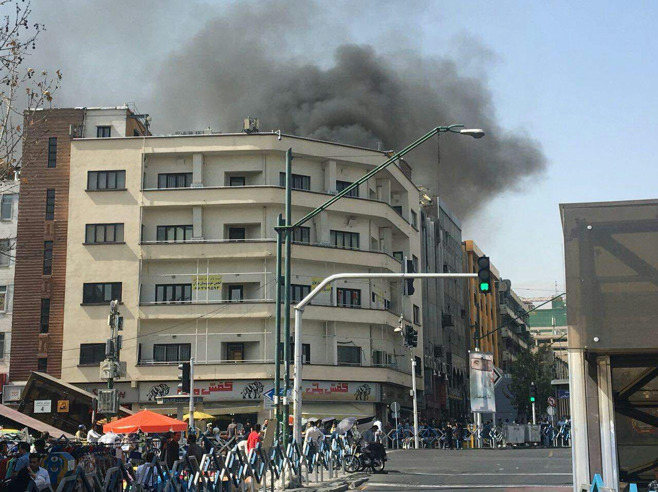 آتش سوزی مجتمع کامپیوتر در خیابان ولیعصر(عج)