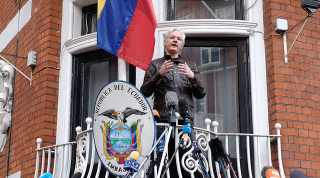 رئیس‌جمهوری اکوادور: آسانژ باید نهایتاً به پناهندگی در سفارت پایان دهد
