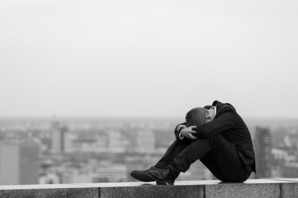 دیدگاه‌های یک روانشناس درباره علت گرایش به خودکشی