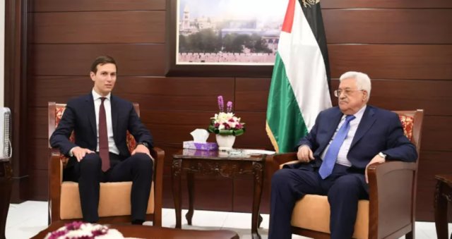 مشاوران ترامپ به دنبال باج دادن به فلسطینیان برای پذیرش “معامله قرن”