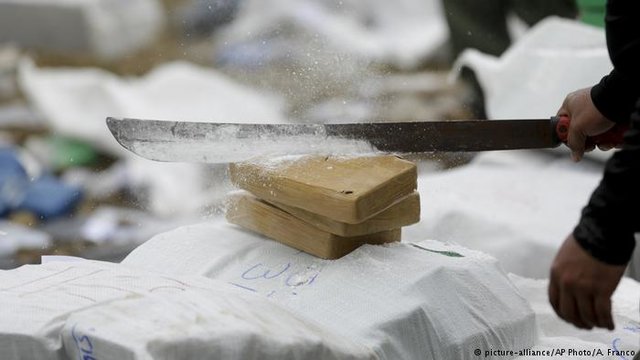انتقال ۳۰ درصد موادمخدر افغانستان از طریق مرزهای ایران