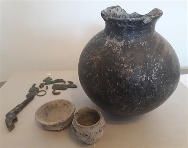 کشف اشیای تاریخی با قدمت هزاره اول قبل از میلاد در سراب