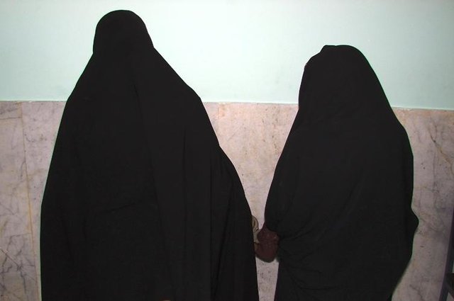 دستگیری ۲ خواهر قاپ زن