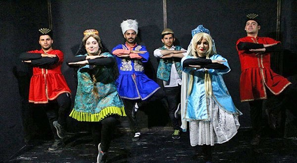 نمایش جادوی کلاه در مجموعه تئاتر محراب با ۵۰درصد تخفیف
