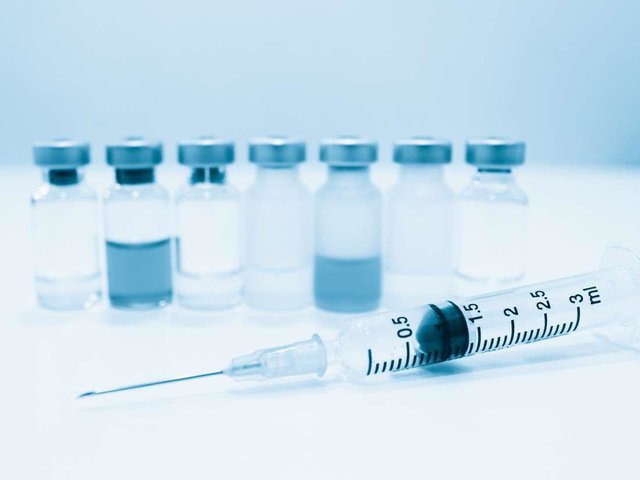 کمبود واکسن نداریم / برنامه‌ریزی برای تولید واکسن HPV و آنفلوآنزا در کشور