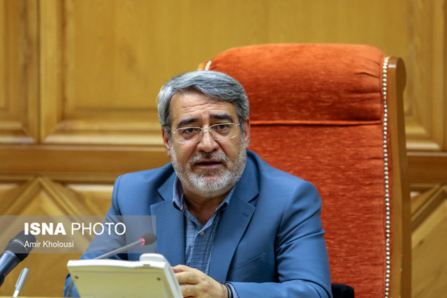 تقدیم حکم شهردار تهران به محمد علی افشانی توسط وزیر کشور