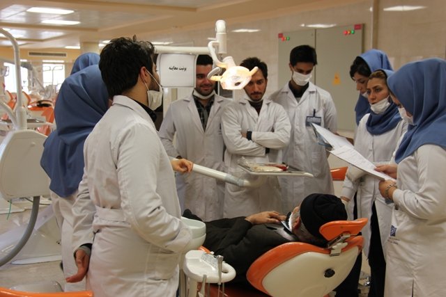 آموزش پزشکان افغان توسط دانشگاه علوم پزشکی مشهد