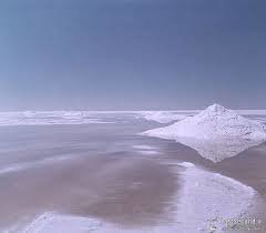 دریاچه نمک قم به کانون بحرانی گردوغبار تبدیل نشده است