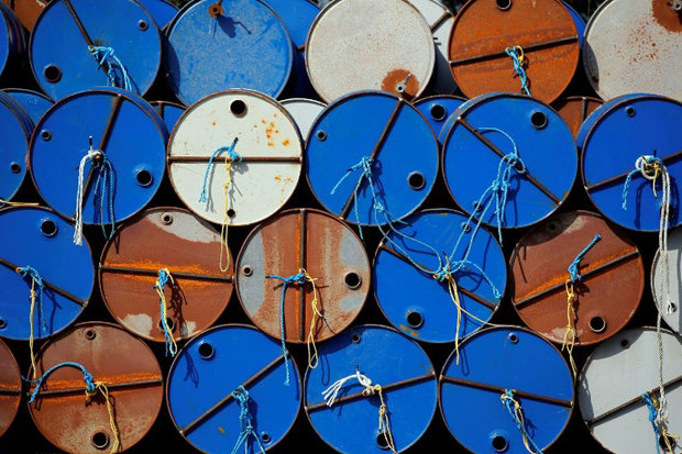 افت قیمت نفت با افزایش تولید اوپک و آمریکا