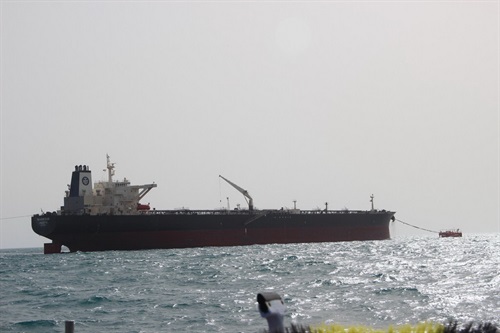 ذخیره‌سازی‌های شناور نفت جهان در حال کاهش هستند
