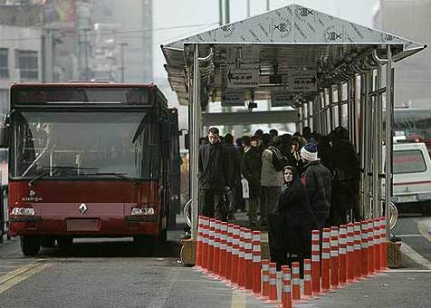 انتقاد حجت نظری ازنبود راهنمای مسافران در ایستگاه های اتوبوسBRT