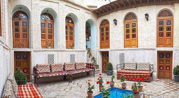اقامت در اقامتگاه بوم گردی سپهری شیراز همراه با صبحانه تا ۴۰درصد تخفیف