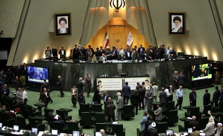 مخالفت مجلس با دوفوریت طرح «انتقال وزارتخانه‌های دولت از تهران به استان‌ها»