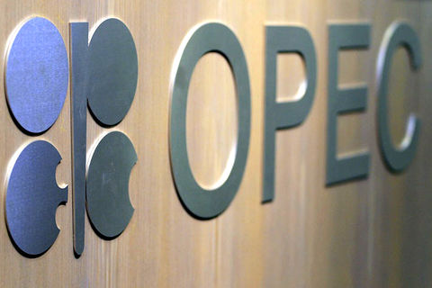 اوپک و متحدانش به کاهش تولید نفت پایبند می‌مانند