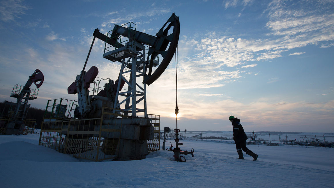 کاهش تولید نفت روسیه در فوریه