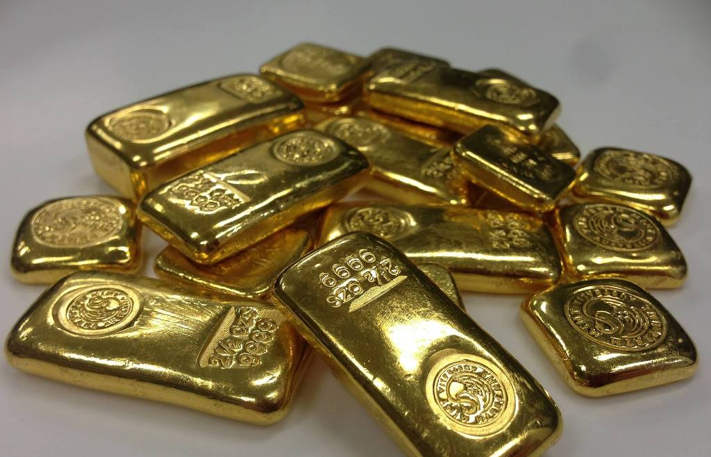 طلا نزدیک به ۶ دلار ارزان شد
