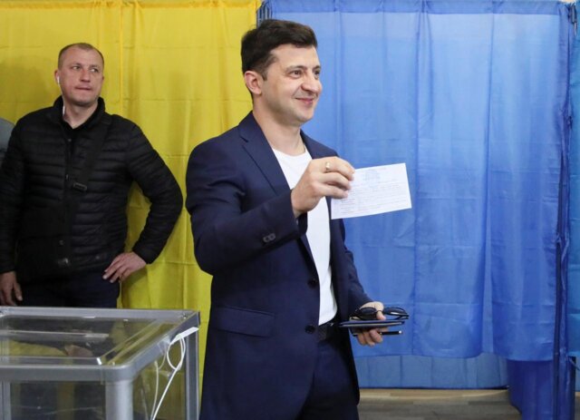 پیشتازی یک کمدین در انتخابات ریاست‌جمهوری اوکراین
