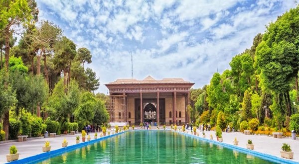 تور یکروزه اصفهان از گروه تورهای اکوتوریسم (آکام سیر) با ۲۰درصد تخفیف