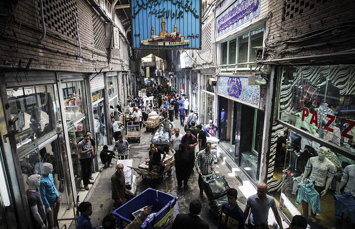 هشدار در مورد سقف در حال ریزش بازار آهنگران تهران