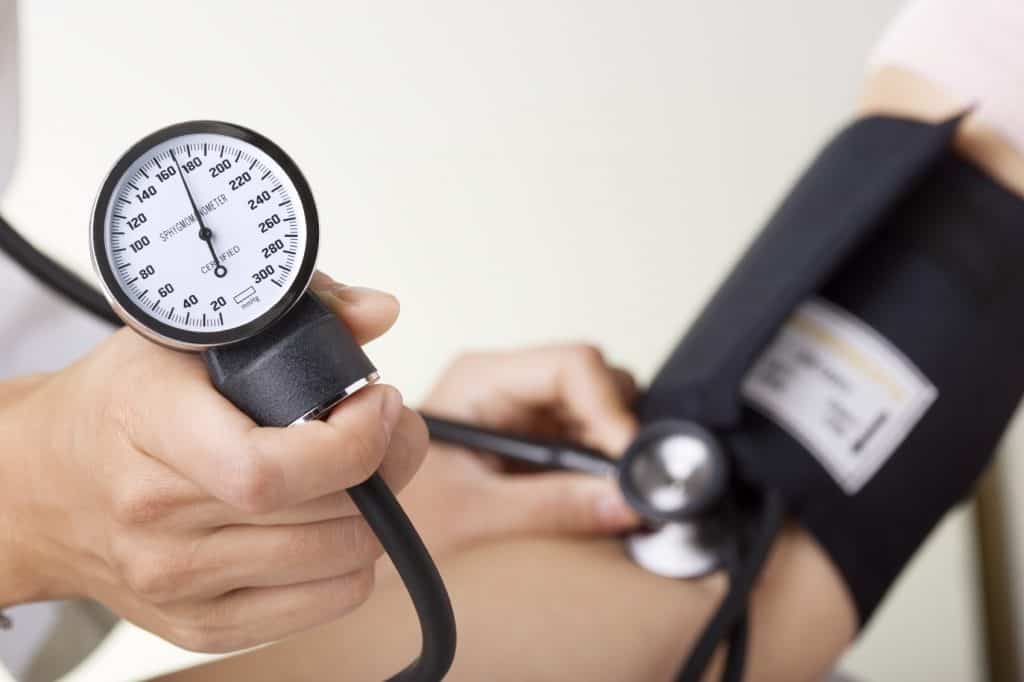 چگونه فشار خون بالا را کنترل کنیم