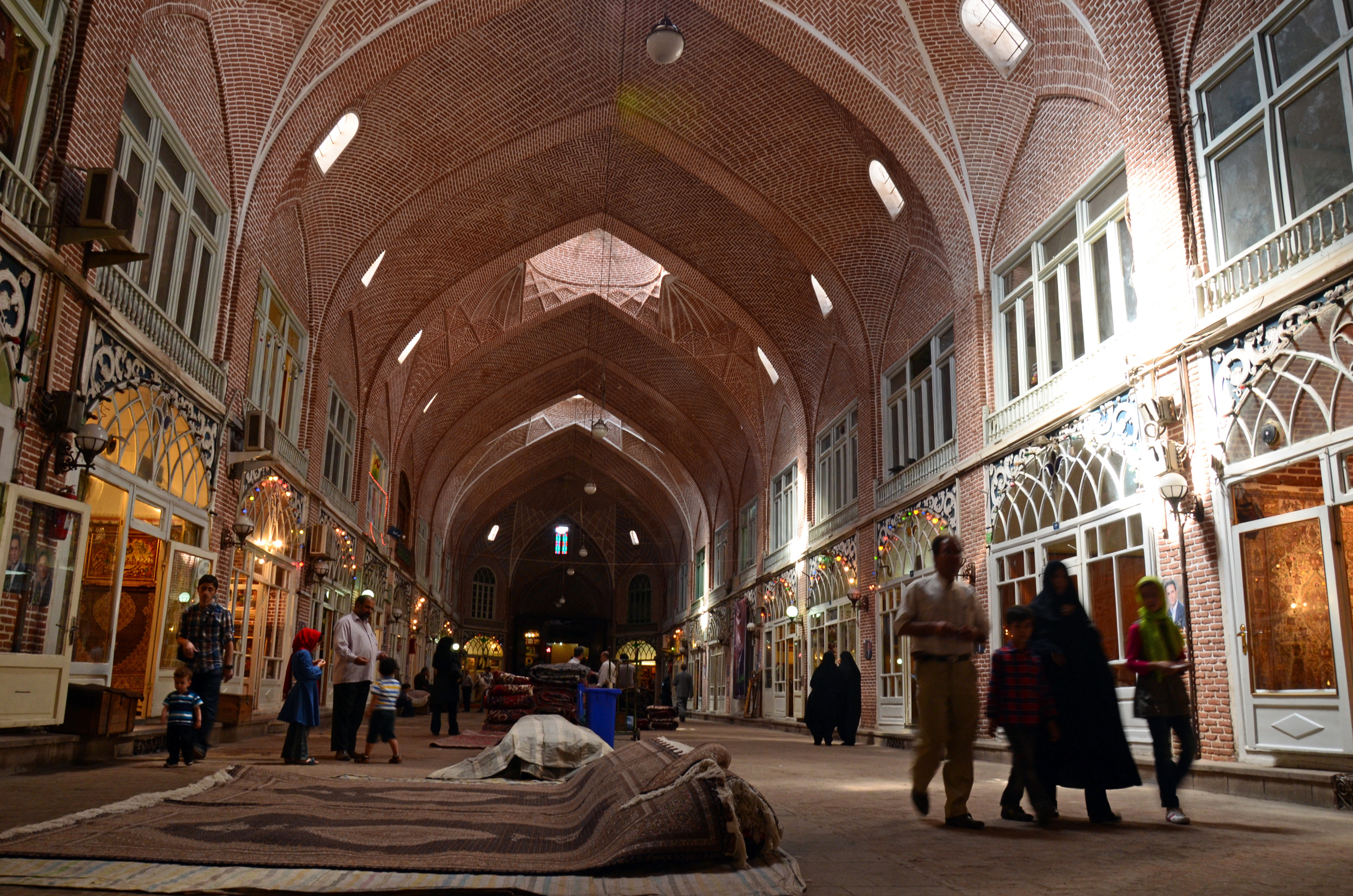 احتمال زیاد آتش سوزی در یکی از بزرگترین بازارهای سنتی ایران