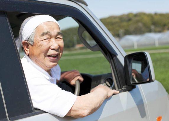 برنامه دولت ژاپن برای کاهش خطرات رانندگی سالمندان / استفاده از هوش مصنوعی برای آزمون رانندگی