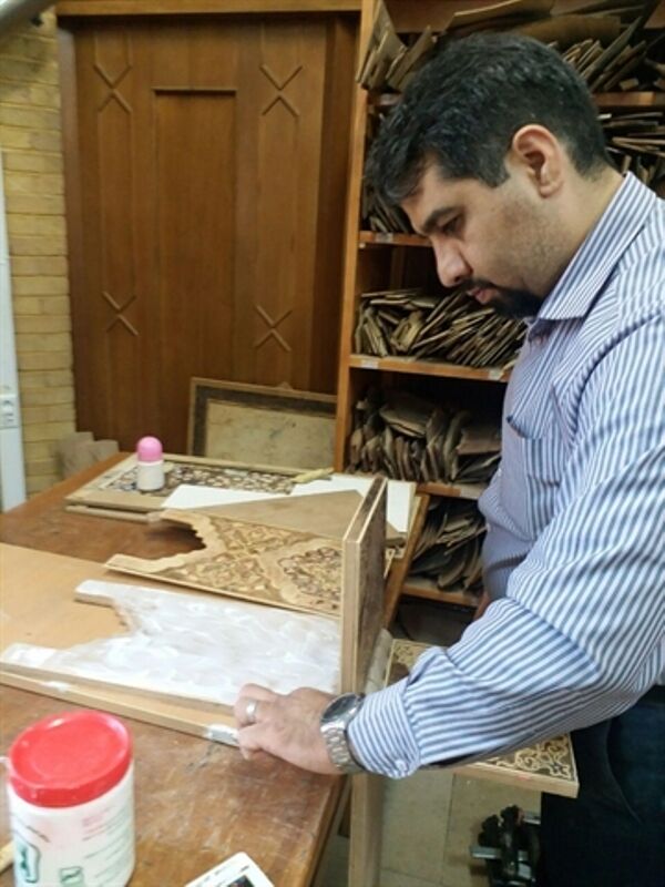 ساخت رحل معرق قرآن برگرفته از طرح های دوران قاجار