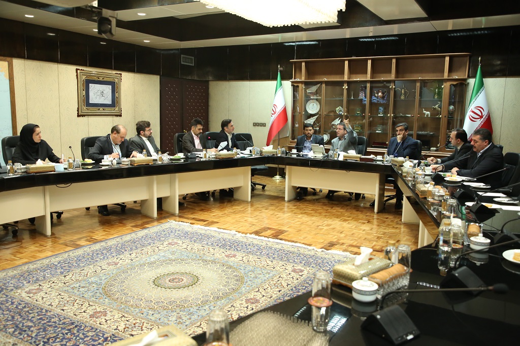 ادامه دیپلماسی تجاری و صنعتی وزیر صمت با همسایگان ایران