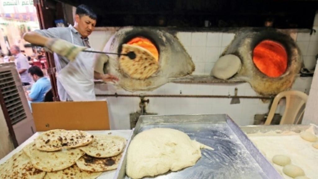 نان ایرانی مهمان همیشگی سفره کویتی ها است