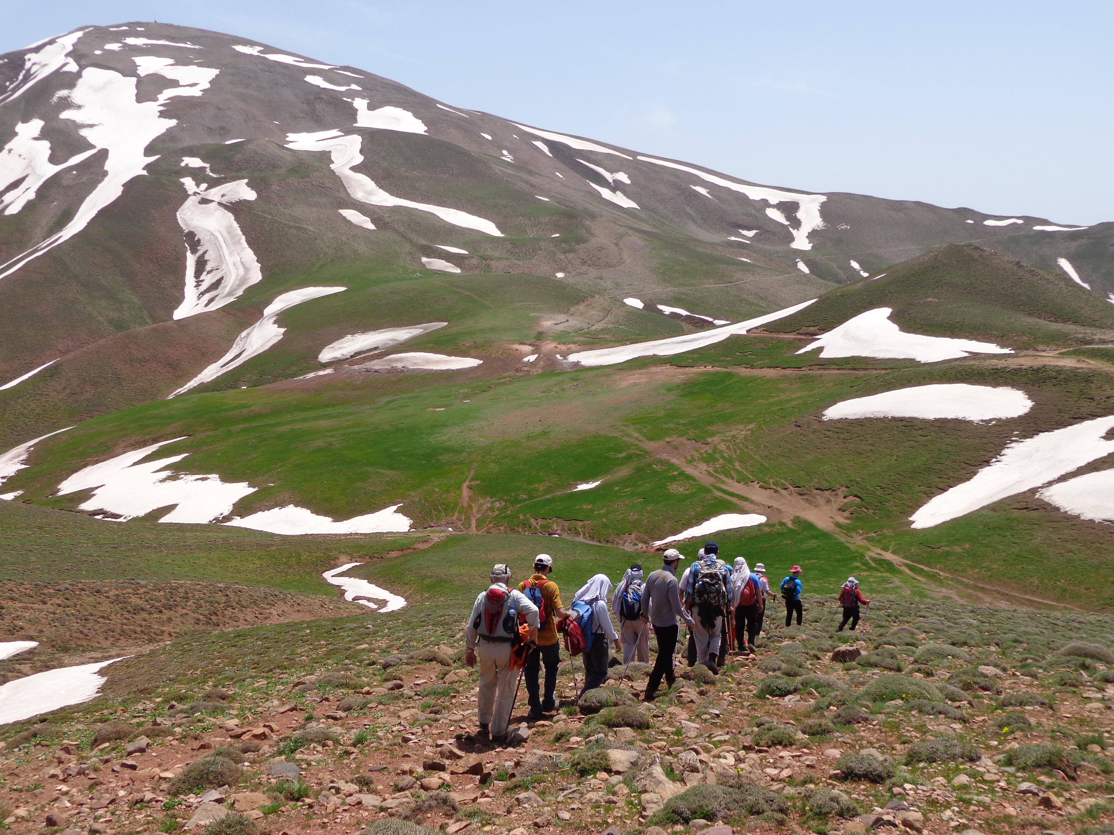 صعود تیم کوهنوردی وزارت راه وشهرسازی به قله سلطان کوه آذربایجان شرقی