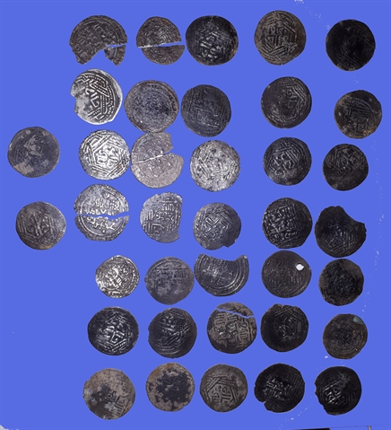 مرمت ۹۳ سکه تاریخی کشف‌شده در ایلام آغاز شد