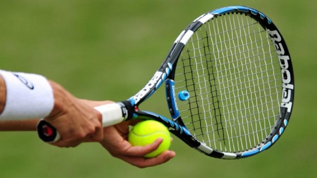 ۵۰ دقیقه ساعت بازی تنیس در مجموعه ورزشی بانک صنعت و معدن با ۴۰درصد تخفیف