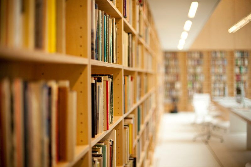 ۷۱ هزار جلد کتاب “کمک درسی” در کتابخانه‌های کرمانشاه موجود است
