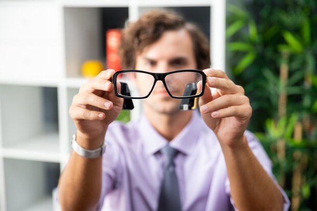 عینکی که با رایانه ارتباط برقرار می کند