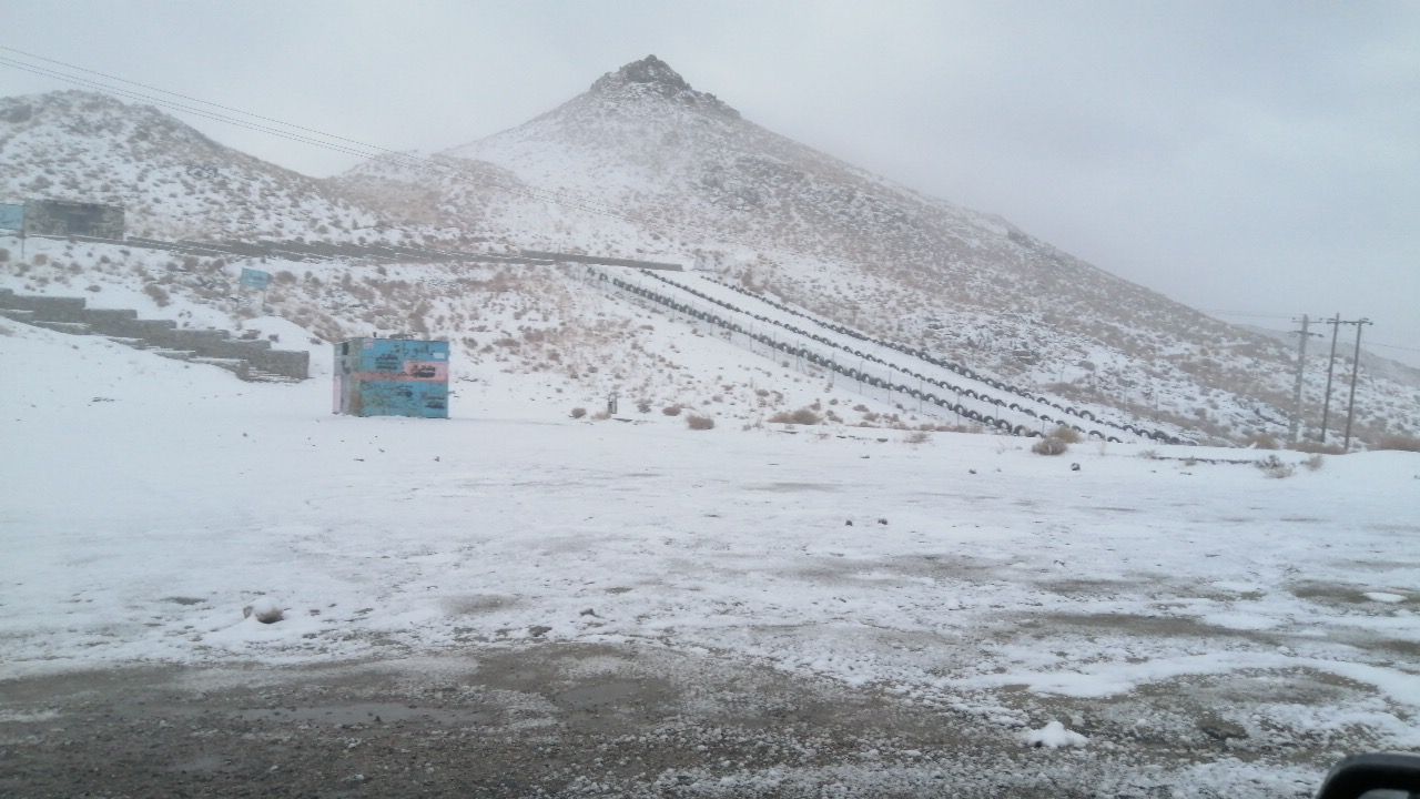 بارش نخستین برف پاییزی در استان یزد