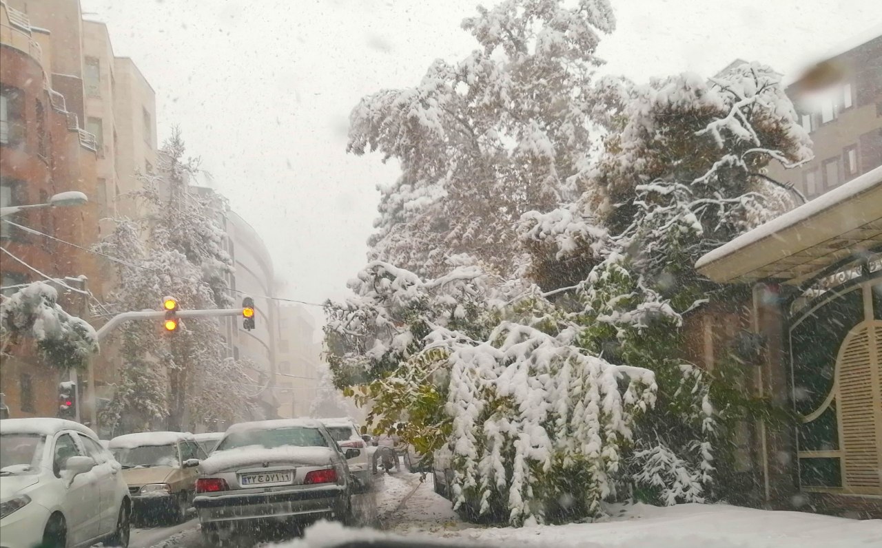 بارش باران و برف در جاده‌های ۷ استان