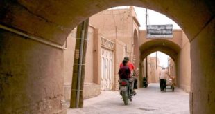تردد موتورسیکلت‌ها در بافت تاریخی استان یزد