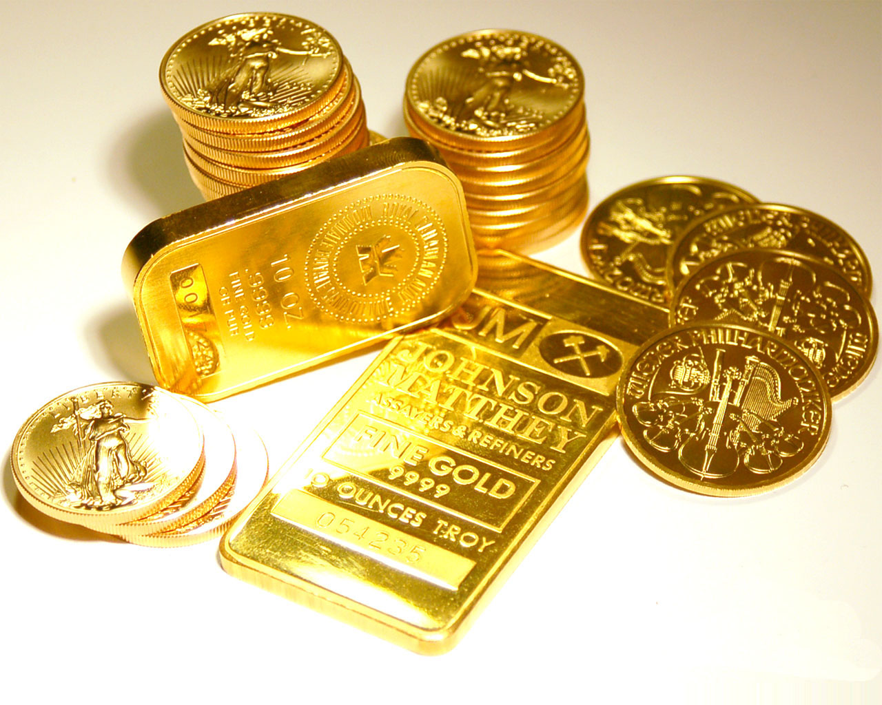 سایه دلار بر بازار طلا
