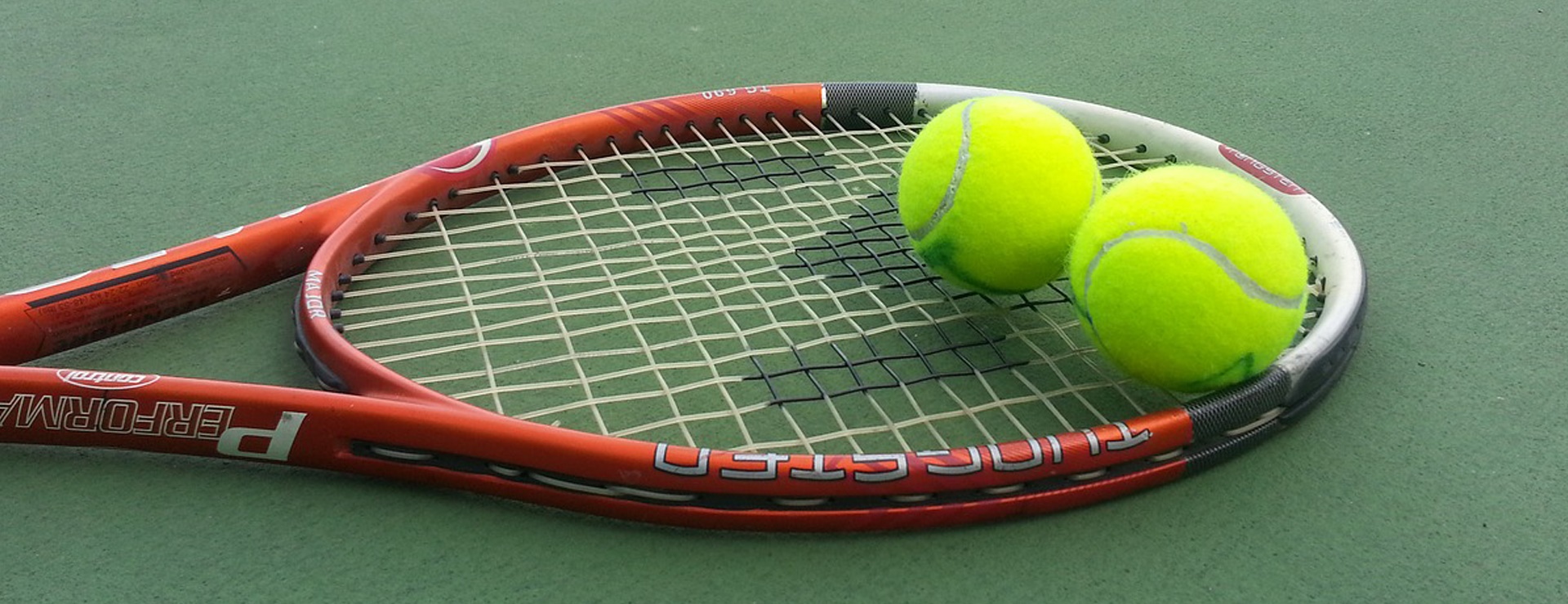 زمین تنیس مجموعه پیام ویژه بازی یا آموزش تنیس همراه با مربی در مجموعه ورزشی پیام با ۷۳درصد تخفیف