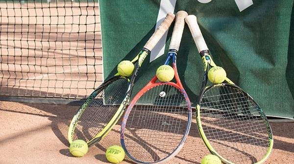 آموزش خصوصی و گروهی تنیس در آکادمی تنیس مهذب نیا در مجموعه ورزشی آزادی تا ۶۴درصد تخفیف