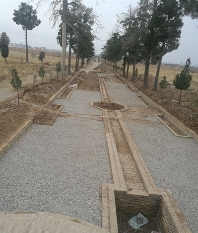 اجرای عملیات محوطه‌سازی در باغ تاریخی نشاط شهرستان فیروزه