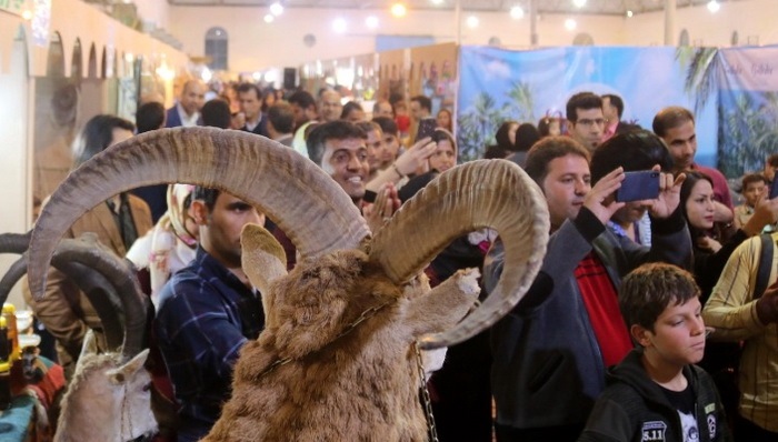 نمایش آثار هنرمندان قزوینی در نمایشگاه صنایع‌دستی بوشهر