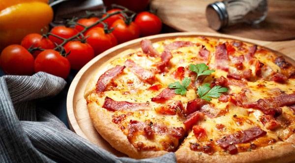 یک جلسه آموزش انواع پیتزا آمریکایی و ایتالیایی در مجتمع فنی پلی تکنیک با ۹۰درصد تخفیف